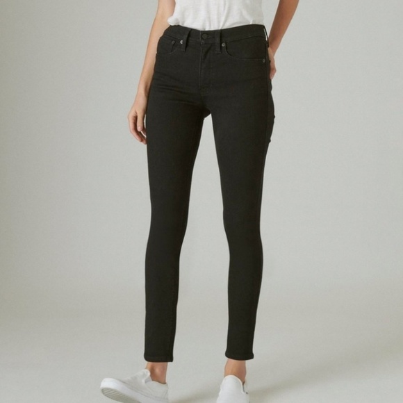 NWT Lucky Brand Scultp-ed Series Bridgette Black Skinny Jean (Size 2 / 26) - Picture 1 of 7